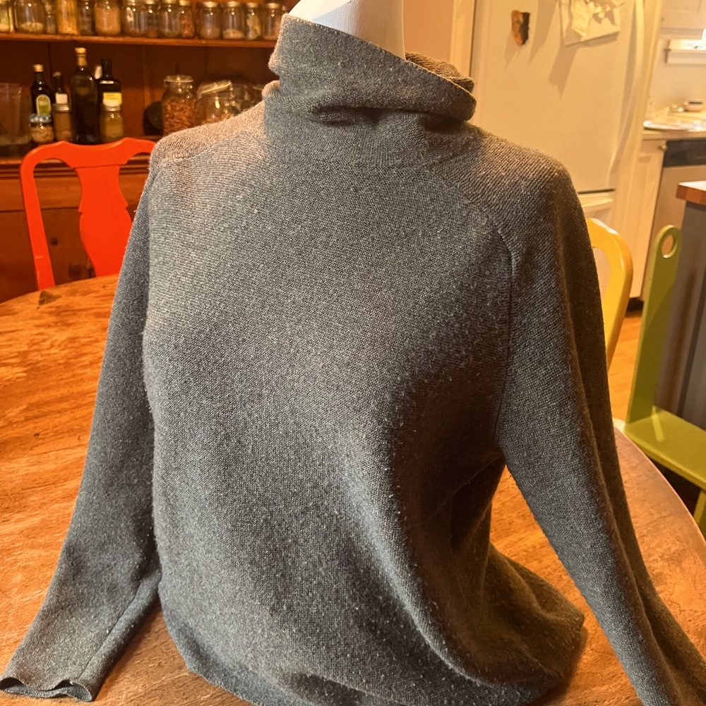 Size small NAIF Cloud Cashmere soft green turtleneck sweater $55 (100% cashmere)